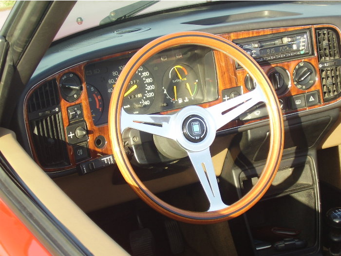Saab 900 Cabrio 001.jpg