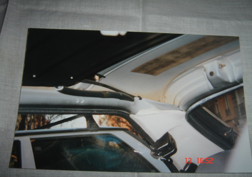 DRENAJE TRAS TECHO SAAB 900.JPG