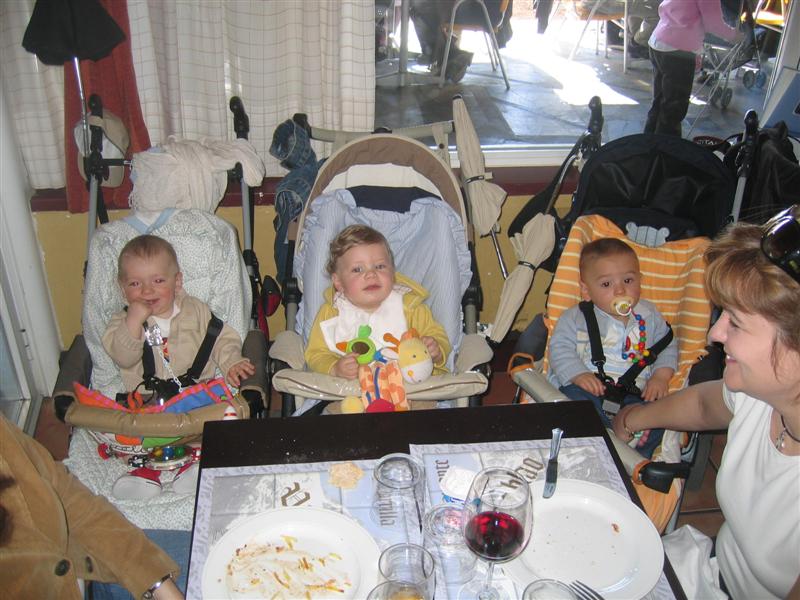 Martinito, Ivandlfito y Virusito (Alex, Alejandro y Pablo)