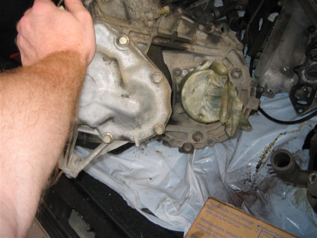 El Aero si tiene su tornillo de vaciado y el del nivel.