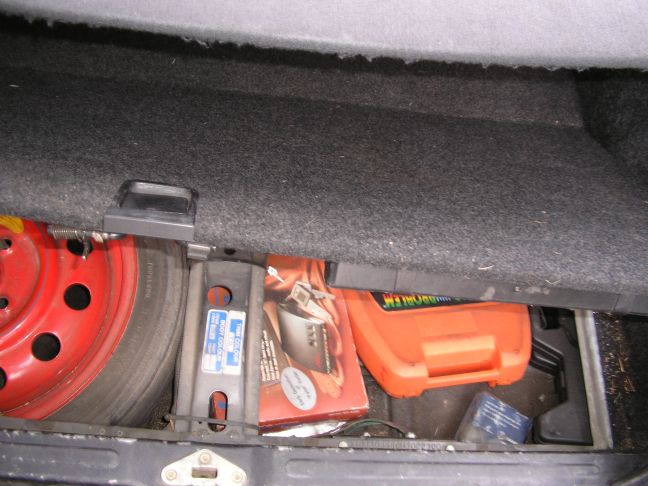 SAAB_COMPARTIMENTO_MALETERO.jpg