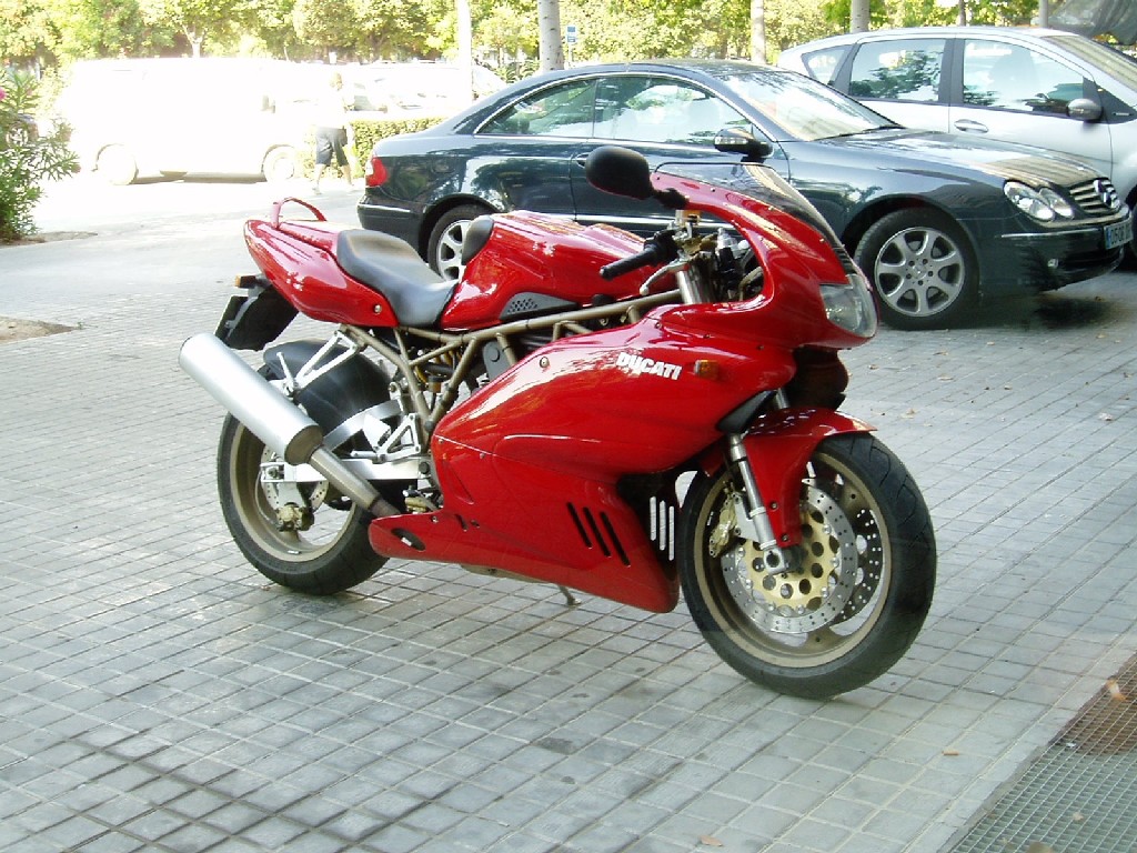900SS_02.jpg