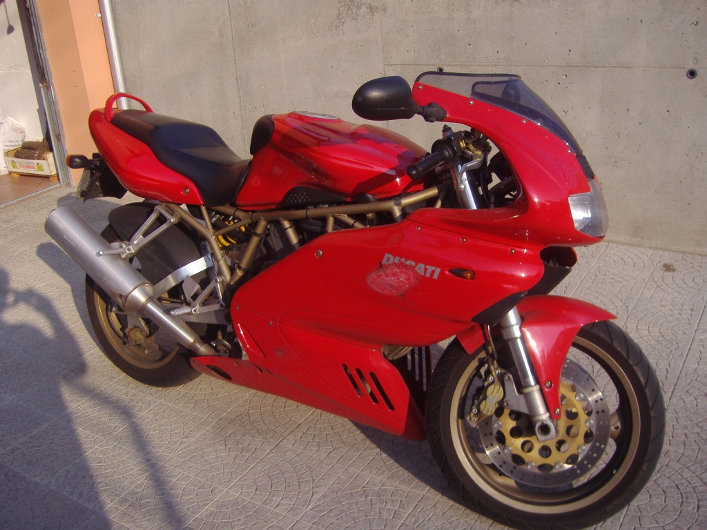 900SS_02.jpg