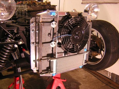 Alguien es capaz de averiguar la marca de este motor?? :D:D