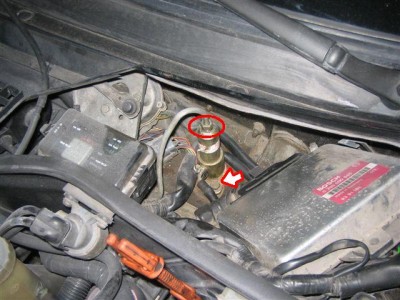 Poner algo que recoja el líquido de frenos que es bastante corrosivo.