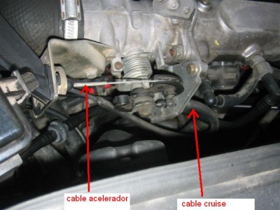 En el modelo eléctrico hay dos cables para la mariposa del acelerador.