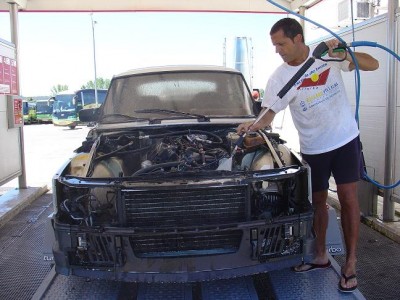 Limpiando motor.jpg