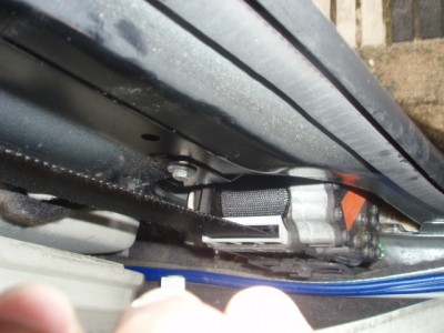 Detalle del carrete inferior a limpiar y lubricar