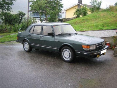 900 turbo 16 sedan.jpg