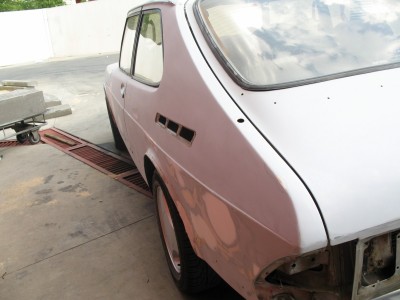 El coche ya lijado