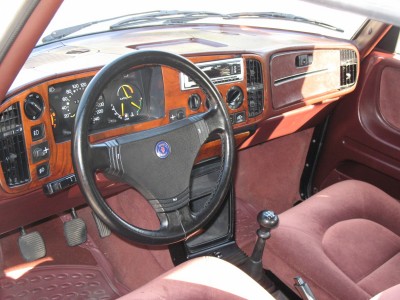 Volante de cuero nuevo e interiores