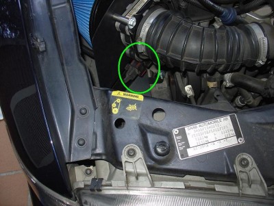 Enchufando conector.JPG