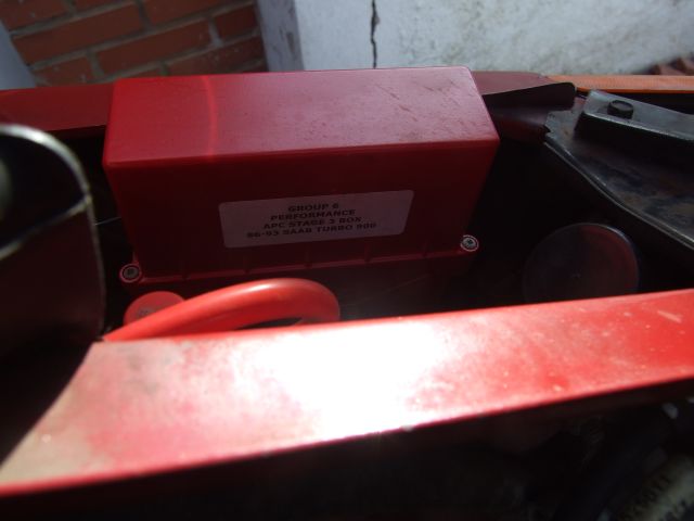 Caja APC roja.jpg
