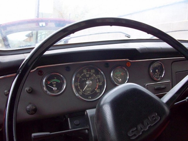 95 interior 2.JPG