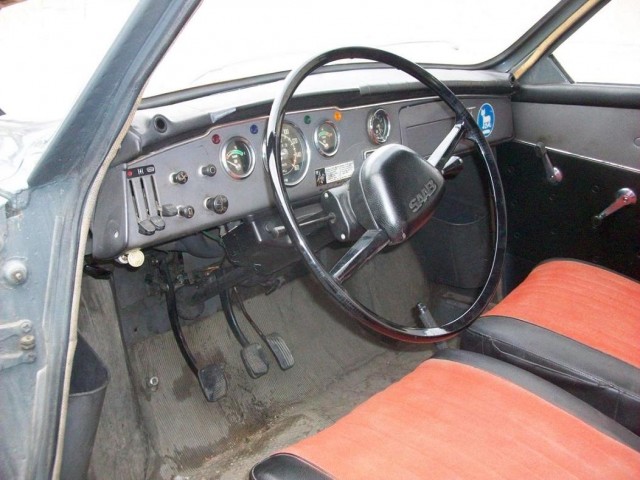 95 interior 1.JPG