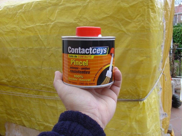 Cola de contacto.JPG