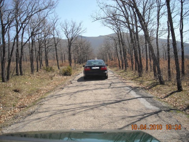 M4R10 huyendo de los cuñaoos.jpg