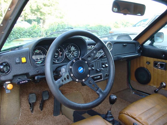 cockpit aeromac.JPG