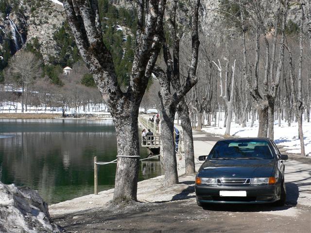 A orillas del lago.jpg