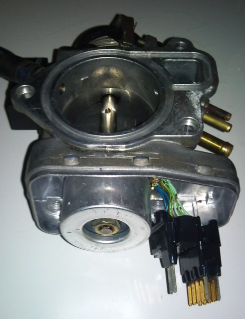 Detalle cableado pelado