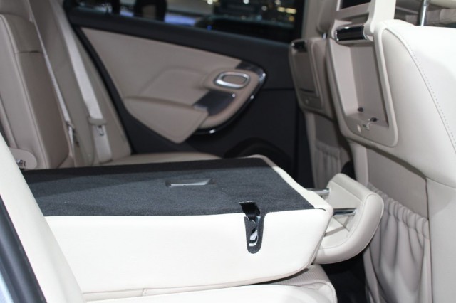 Saab_9-5SC_rear_seat_folded.jpg