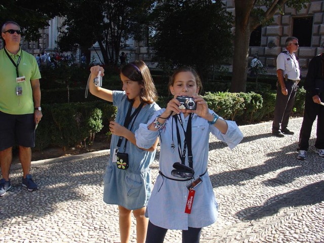 Fotógrafas en La Alhambra.JPG