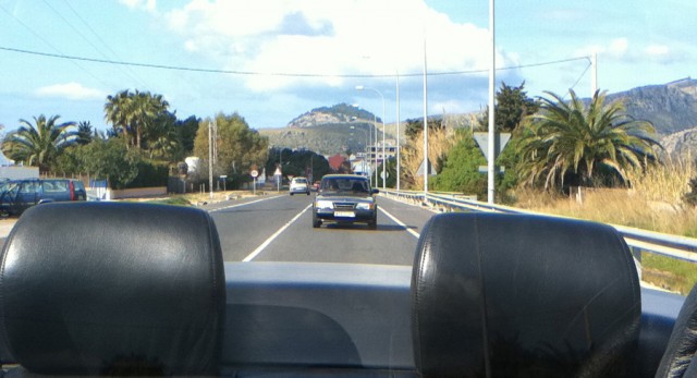 detras viene gas