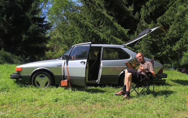 lOurs-SAAB900.jpg