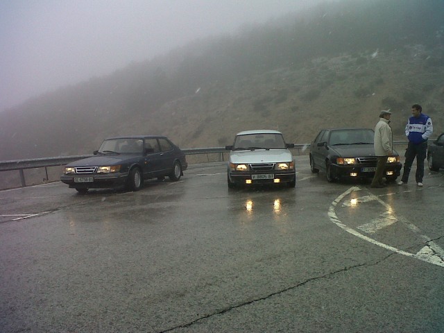 En lo alto de la Morcuera bajo la nieve