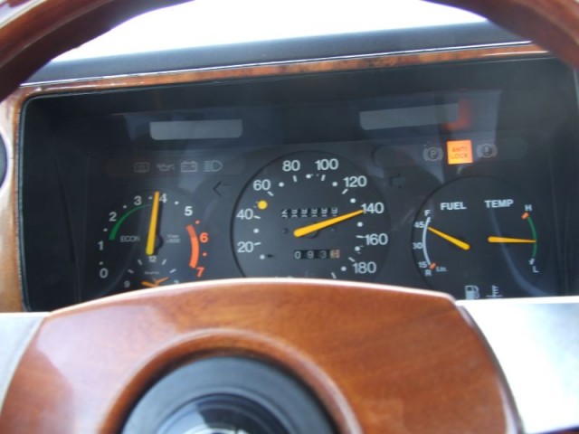 300.000 - 1.jpg