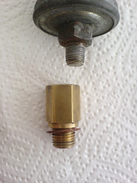Sensor más adaptador de la rosca más anillo de estanquedad de cobre.