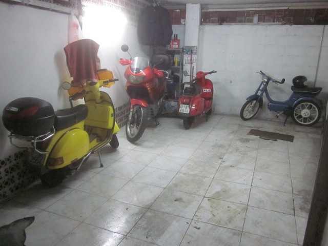garaje motos.JPG