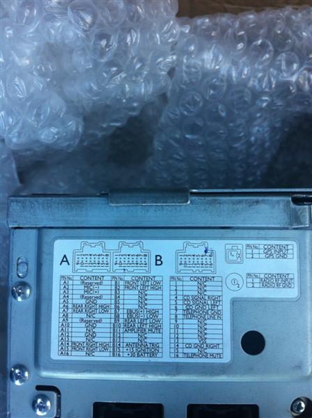img 97, 98 y 99; Navegador Denso de Saab 9-5 Aero MY05 2005, que quiero instalar, con las conexiones que necesito,creo que la verde es solo para el cargador de CD,s que no tengo.