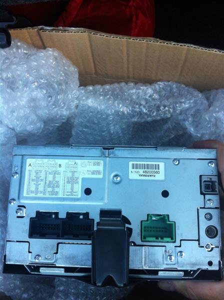 img 97, 98 y 99; Navegador Denso de Saab 9-5 Aero MY05 2005, que quiero instalar, con las conexiones que necesito,creo que la verde es solo para el cargador de CD,s que no tengo.