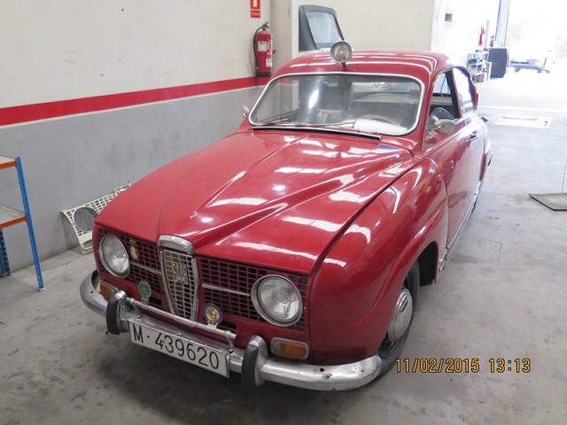 el capo del 96 no cerraba muy bien, es un mal endémico de estos coches. Lo arreglamos "cerrándole" un poco las alas.