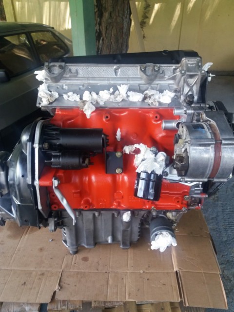 montando delantera del motor