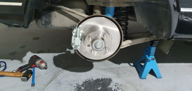 DISCO Y PINZA TRASERAS DESPUES.jpg