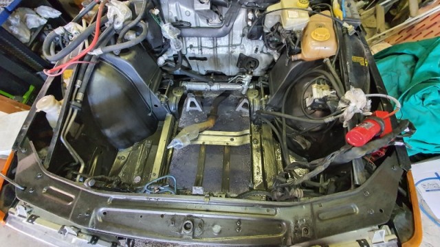 Vano motor con pintura antioxidante 1.jpg