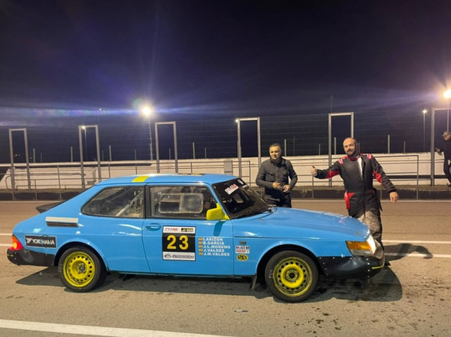 Pit lane.jpg