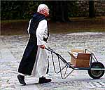 Auténtico Monje de Poblet con artilugio ligero