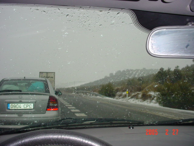 Comienza a nevar y fuerte
