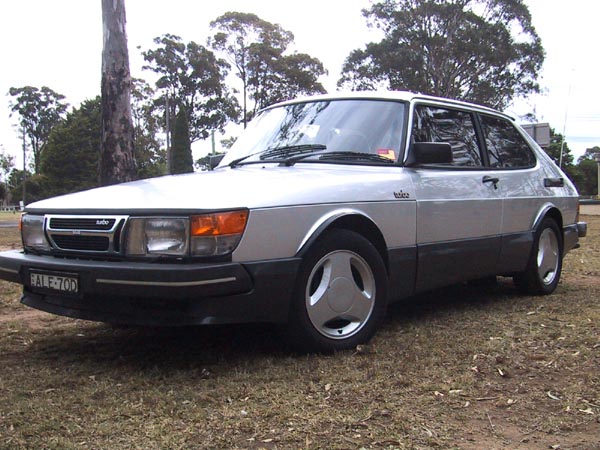SAAB 900.jpg