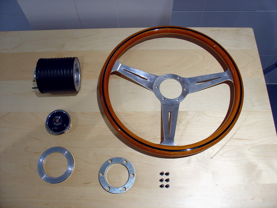 Piezas Nardi.JPG