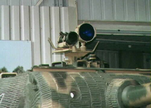 Conjunto proyector-visor infrarrojos del Panther..jpg