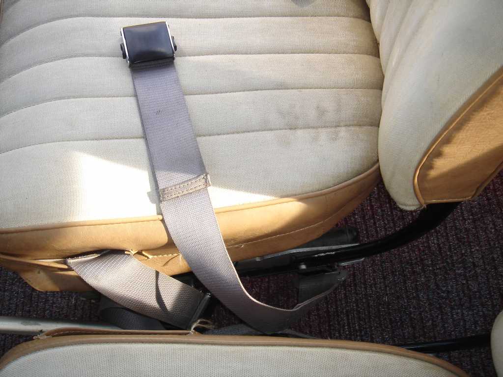 Anclado en el asiento