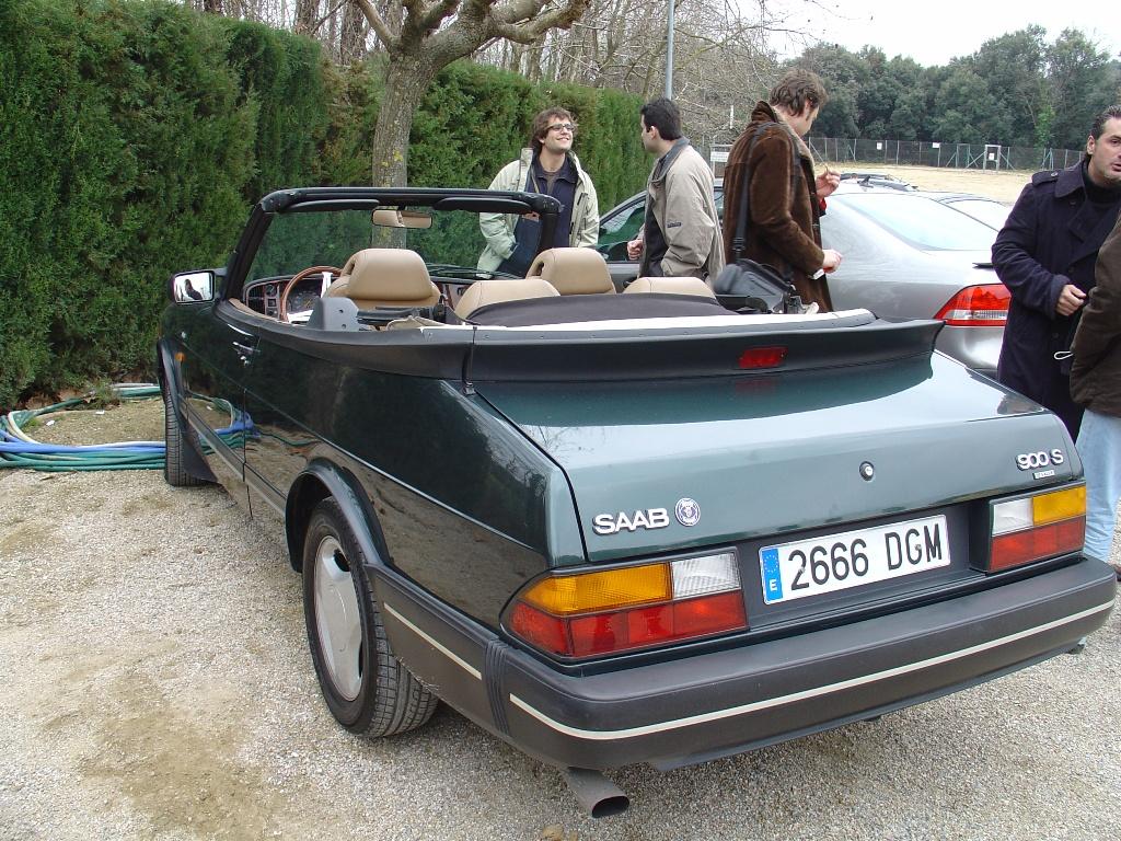 Más cabrio, tiene 119000Kms.