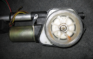 03. Montándo el motor.jpg